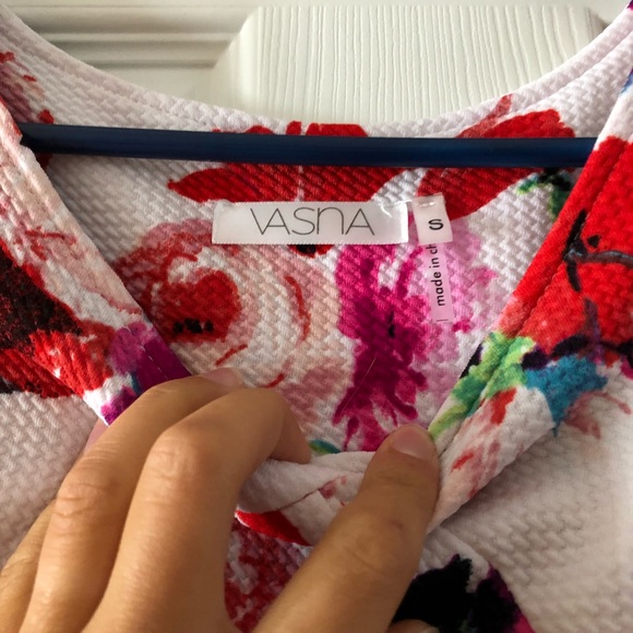 Floral textured A-lime dress - Picture 2 of 3